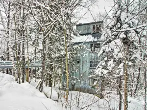 Cozy Ludlow Home 2 Mi to Okemo Mountain Resort!