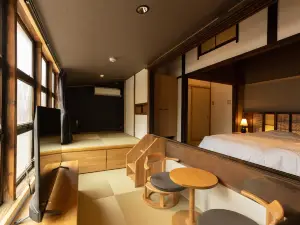 Classic & Modern Self-Styled Hotel Banba Oosone