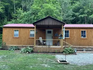 Cozy Tiny Home Quiet 1/1 Close to Riding Trails