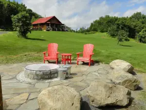 Mountain Cabin Hebron, NY, 56 ac. 360 deg. views, outdoor year-round hot tub.