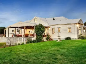 Woolamai Park Suits 2-3 Families LARGE 7 Bedrooms