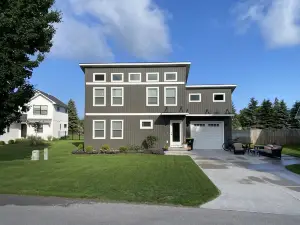 New - Single Family Home less than 1000 yards from Empire Beach
