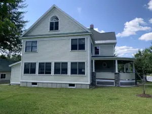 Village Victorian - Walk to all the sites in Old Forge.