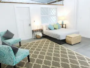 Near Culver Academies - Lake Maxinkuckee - Notre Dame & South Bend!