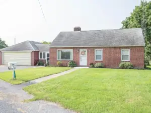Pine Grove Cottage