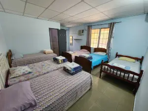 HOSTEL VILLAS DE ZIANIT