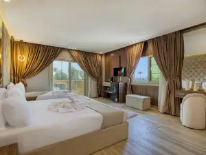 Pyramids Sunrise Inn