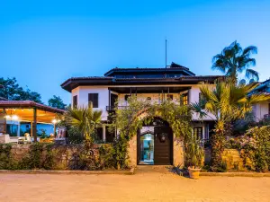 Liya Boutique Hotel & Suites