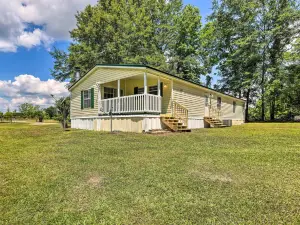 Charming Countryside Home w/ Covered Porch!