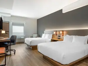 Comfort Inn & Suites ที่สนามบินนานาชาติ Newark Liberty