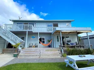 Surf N Stay Whangamata