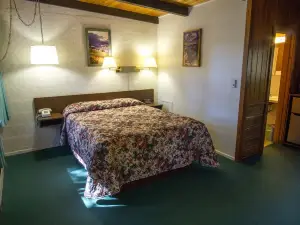 Mountain Pine Motel