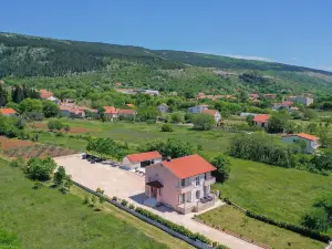 Beautiful Home in Prolozac Donji with Outdoor Swimming Pool, Wifi and 5 Bedrooms