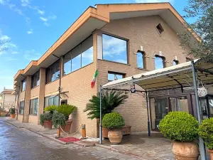 Euro House Inn Airport