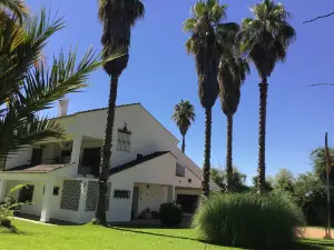 Pleasant Rural House with Pool