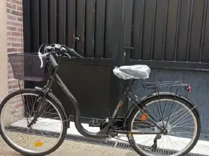 Magnifique Studio Climatisation, Parking à vélos, vélos en Option, Centre Ville Parking privé Jardin