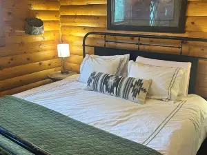 Cabin getaway 1-Hour from Jackson Hole, Golfing, Fishing, Palisades, Yellowstone