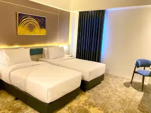 LYNN Hotel Tuban