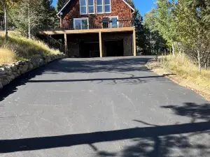 3 BR +Loft + 2 Bathroom Mtn Cabin w/ Hot Tub - New Deck and Paved Driveway!