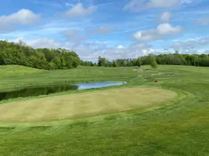 Golfing Retreat 2 bedroom apartment overlooking 9 hole golf course