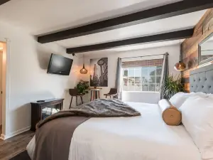 Shell Beach Inn