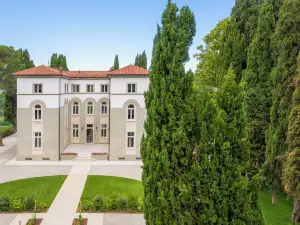 Villa Monty Banks