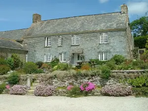 Degembris Farmhouse