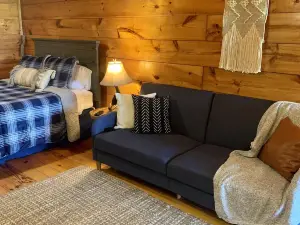 Cozy Cabin 1 at Cave Run Cabins near Cave Run Lake & MSU