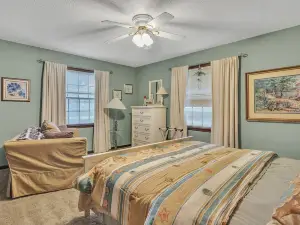 View West Lakefront Home 4 Bedroom Home