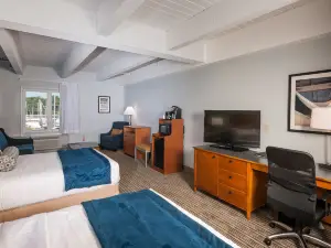 Rockland Harbor Hotel