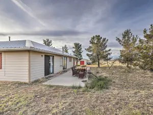 Elgin Home w/ Mountain Views ~ 3 Miles to Wineries