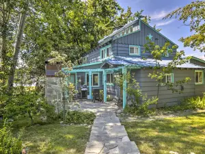 Scenic Lake Almanor Home w/ Mountain Views!