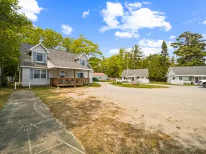 Private Beach Access and Stunning Views - Charming Spacious Escape