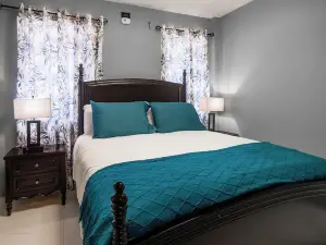 LeLuxe Cedar Valley Suite A