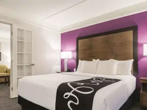 La Quinta Inn & Suites by Wyndham Alexandria Airport