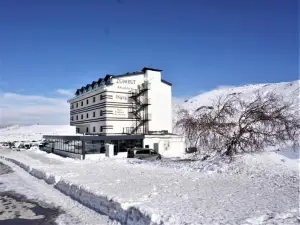 Zumrut Palas酒店