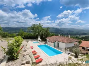 Amazing Home in Buzet with Jacuzzi