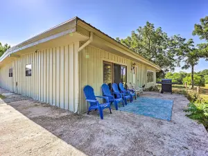 Lochview Lodge Idyllic Farmhouse in Grove!
