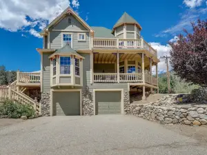 Enchanting Pine Mountain Club Home w/ Decks