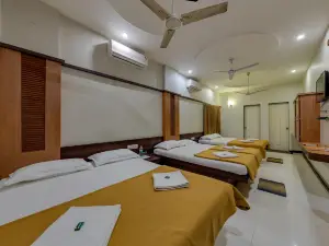 Hotel Adarsh 5 Minute Walk from Mahalaxmi Temple Kolhapur