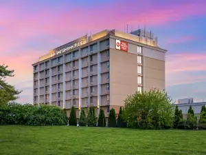 Best Western Plus the Charles Hotel