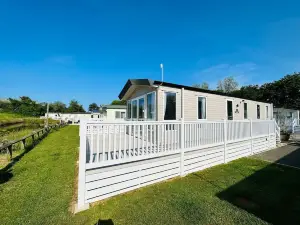 Luxury 2-Bed Holiday Lodge Near Bude & Widemouth