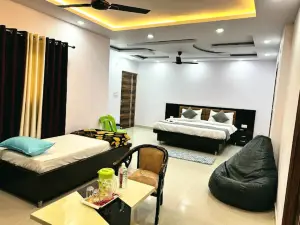 Hotel Pink Paradise ( Gorakhpur, UP)