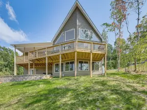 6 Mi to Appalachian Trail: Modern Front Royal Gem!