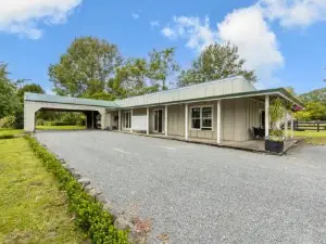 The Olde Store - Hunua Holiday Home