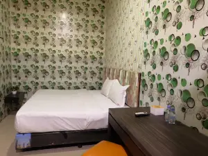 Louise Hotel