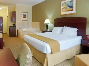 Holiday Inn Express & Suites Winnie