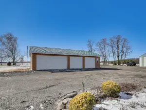 哈特福德80英畝的歷史性原木小屋