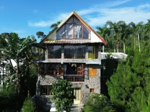 Galunggung Basecamp Villa by NAJJO