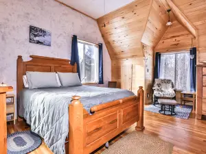 Tranquil Escape - Wildlife Watching, Fireplace, Private Yard